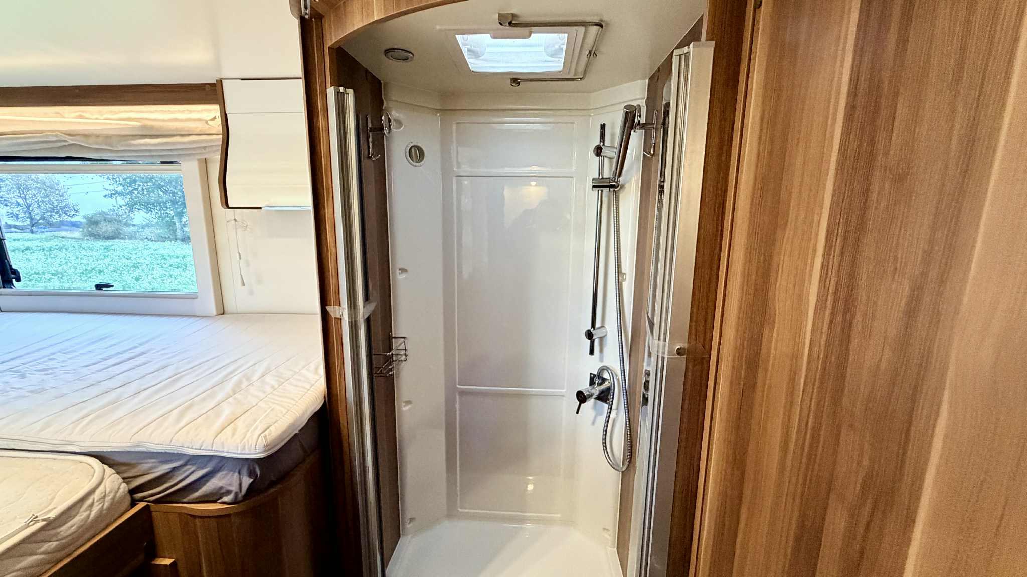 571252647_122171719952590891_5398329158004834417_n